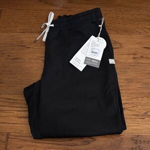 Vuori Granite Performance Jogger size Medium NWT Black Heather